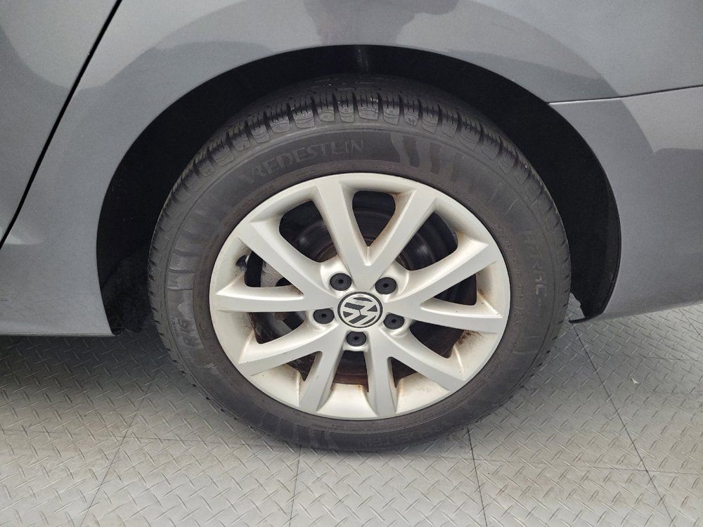 Used 2015 Volkswagen Jetta SE FWD image 31