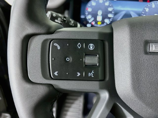 New 2026 Land Rover Defender 110 X-Dynamic SE AWD/4WD image 10