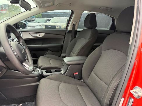 Used 2024 Kia Forte LXS w/ LXS Technology Package FWD image 10