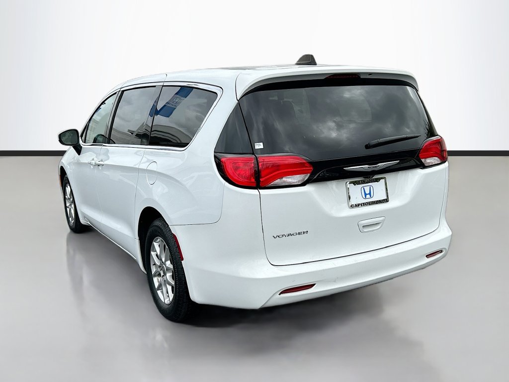 Used 2022 Chrysler Voyager LX FWD image 7