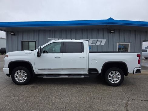 Used 2024 Chevrolet Silverado 2500 High Country w/ Technology Package image 1
