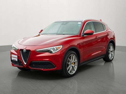 Used 2018 Alfa Romeo Stelvio Ti Lusso AWD/4WD image 3