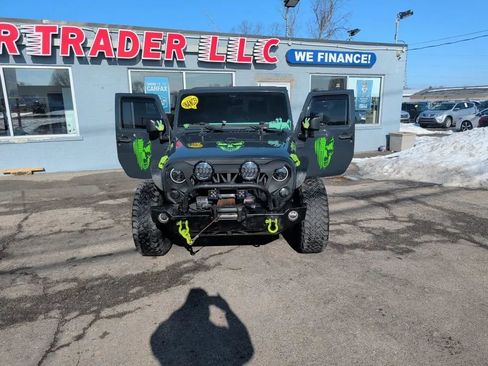 Used 2018 Jeep Wrangler Sport AWD/4WD image 2