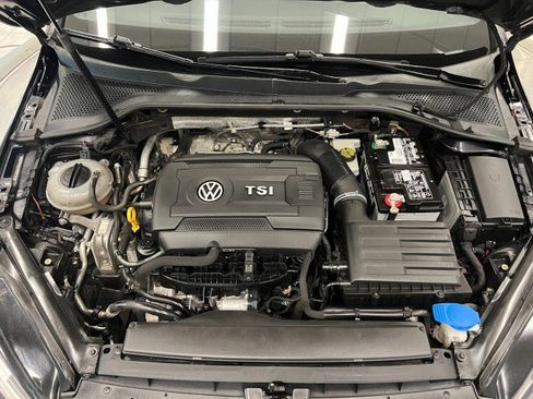 Used 2017 Volkswagen Golf S image 40