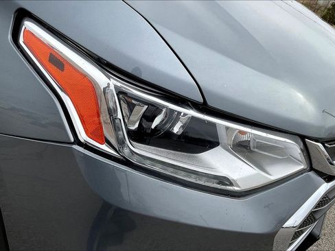 Used 2020 Chevrolet Traverse LT w/ LT Premium Package image 32