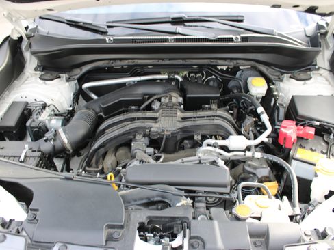 Used 2025 Subaru Forester Premium image 31