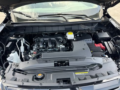 Used 2025 Nissan Pathfinder SV AWD/4WD image 26