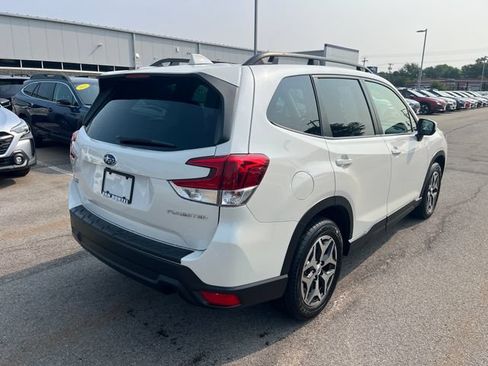 Certified 2023 Subaru Forester Premium AWD/4WD image 5