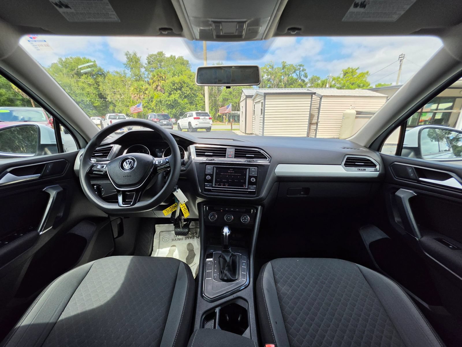 Used 2018 Volkswagen Tiguan S FWD image 9