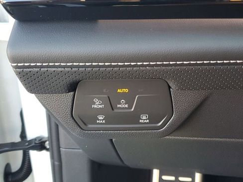 New 2026 Volkswagen Atlas SEL Premium R-Line AWD/4WD image 32