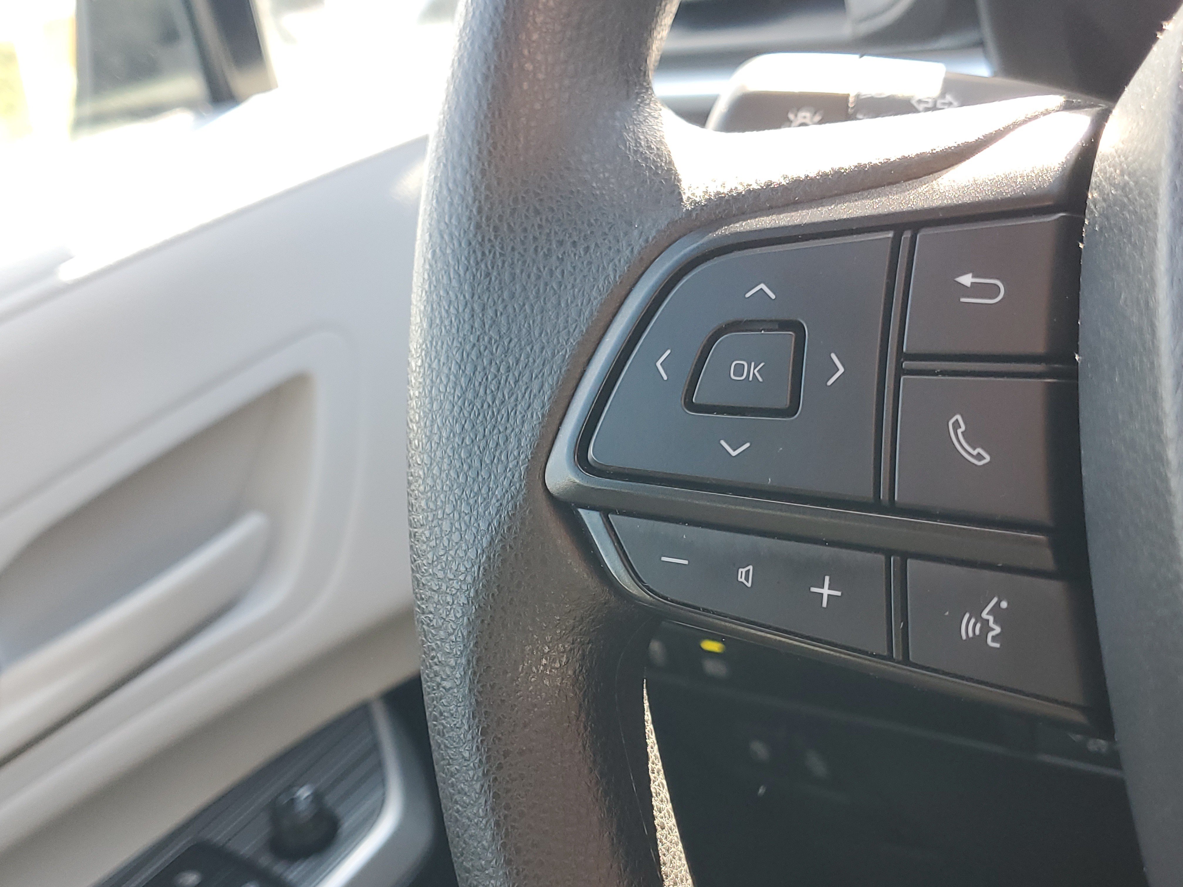 Certified 2025 Toyota Sienna LE FWD image 26