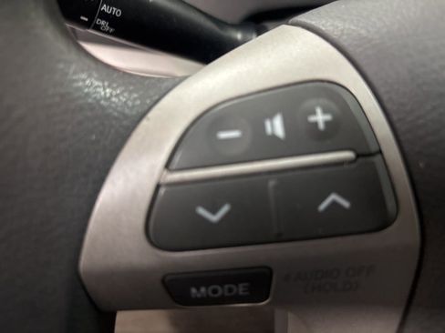 Used 2011 Toyota Camry LE image 19