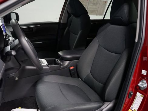 Certified 2024 Toyota RAV4 LE image 25