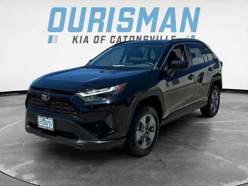 Used 2025 Toyota RAV4 LE AWD/4WD image 2