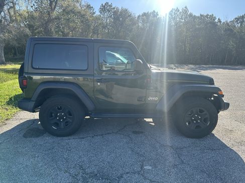 Used 2020 Jeep Wrangler Sport image 8