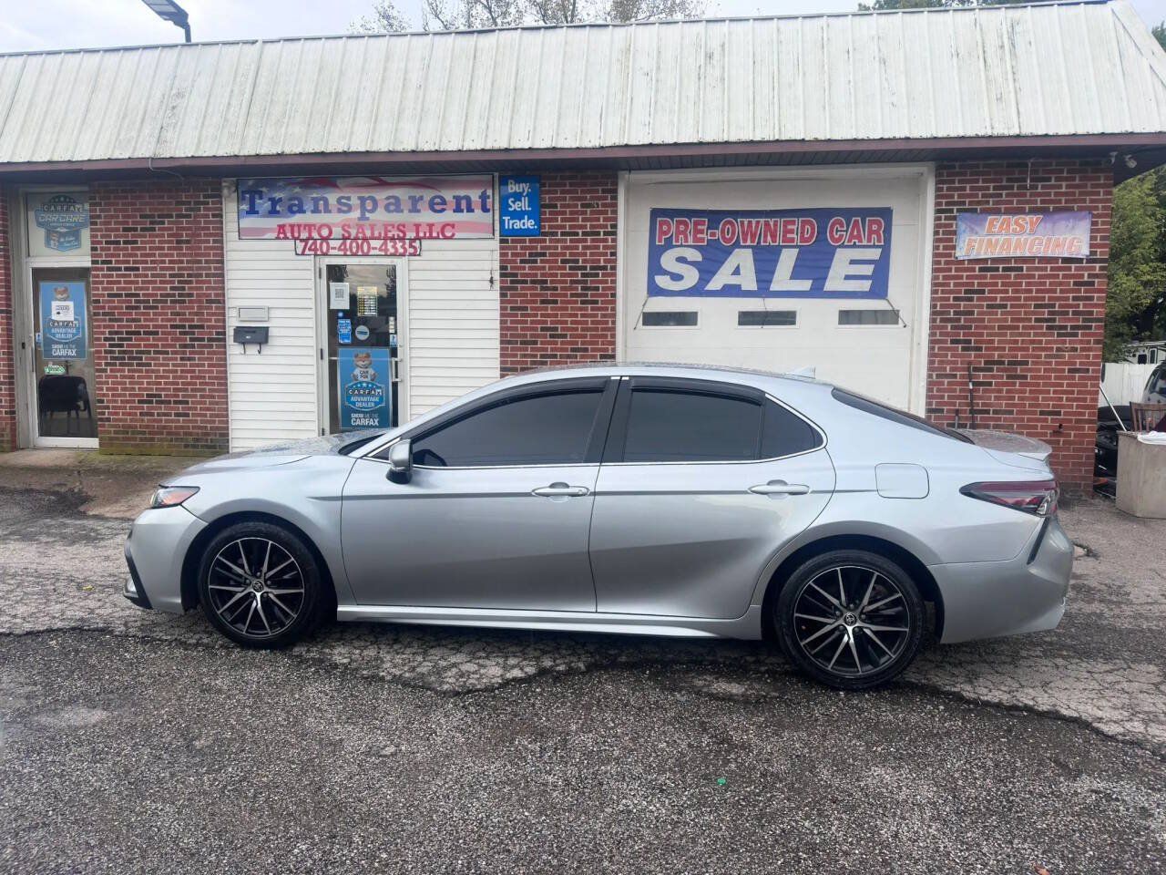 Used 2023 Toyota Camry SE FWD image 5