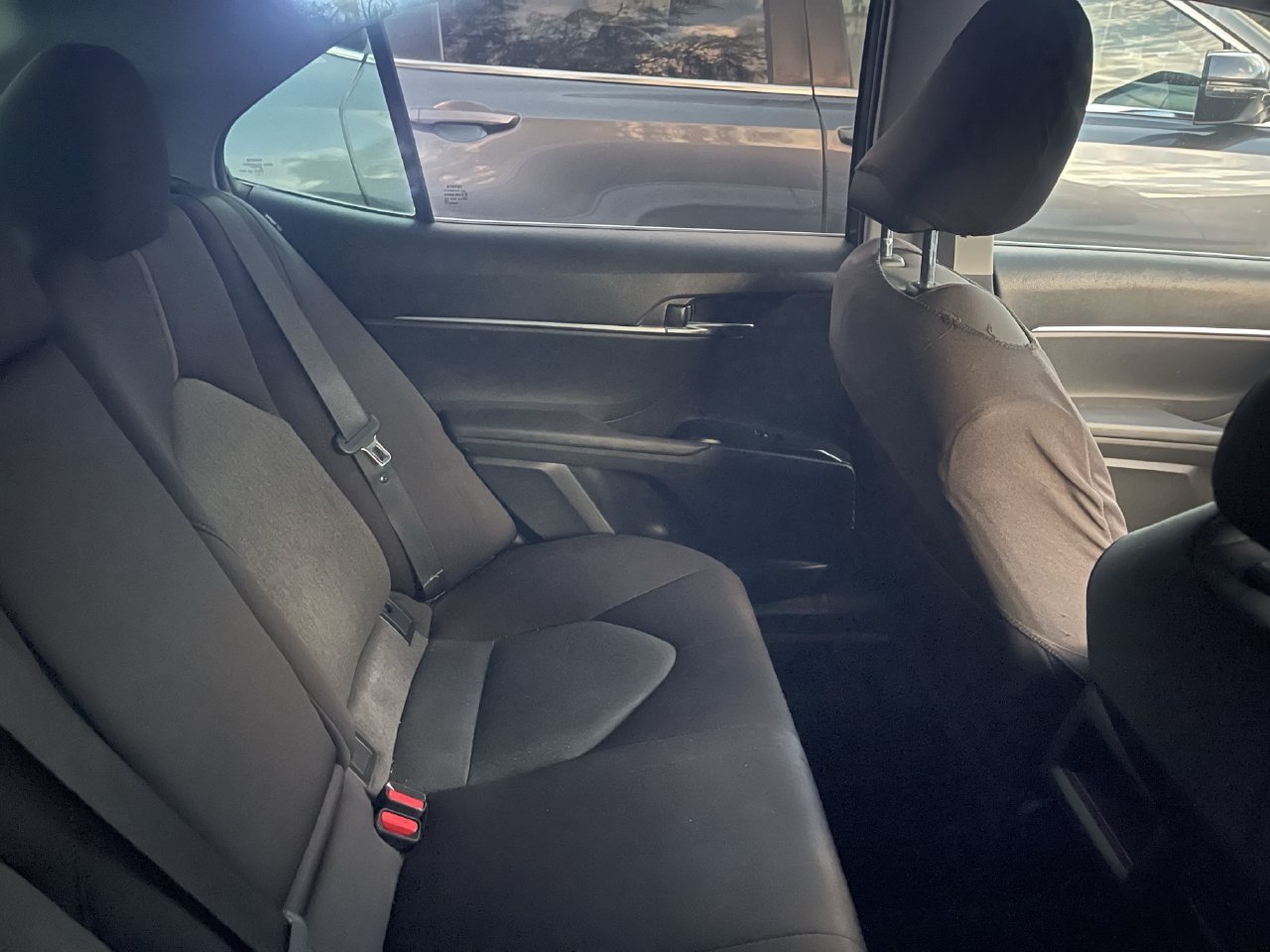Used 2018 Toyota Camry LE FWD image 8