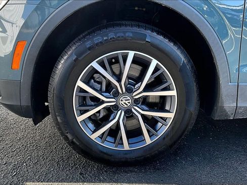 Used 2019 Volkswagen Tiguan SE w/ Panoramic Sunroof Package image 33