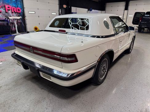 Used 1990 Chrysler TC by Maserati FWD image 5