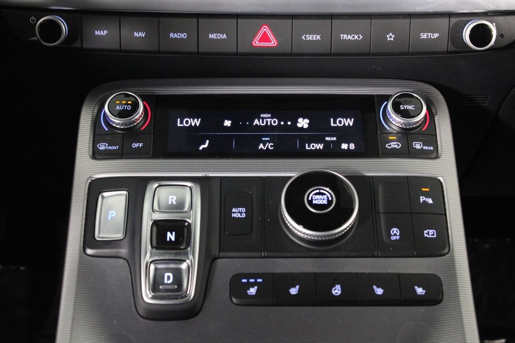 Certified 2024 Hyundai Palisade Calligraphy FWD image 23