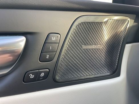 Certified 2023 Volvo XC60 B5 Plus w/ Climate Package image 30