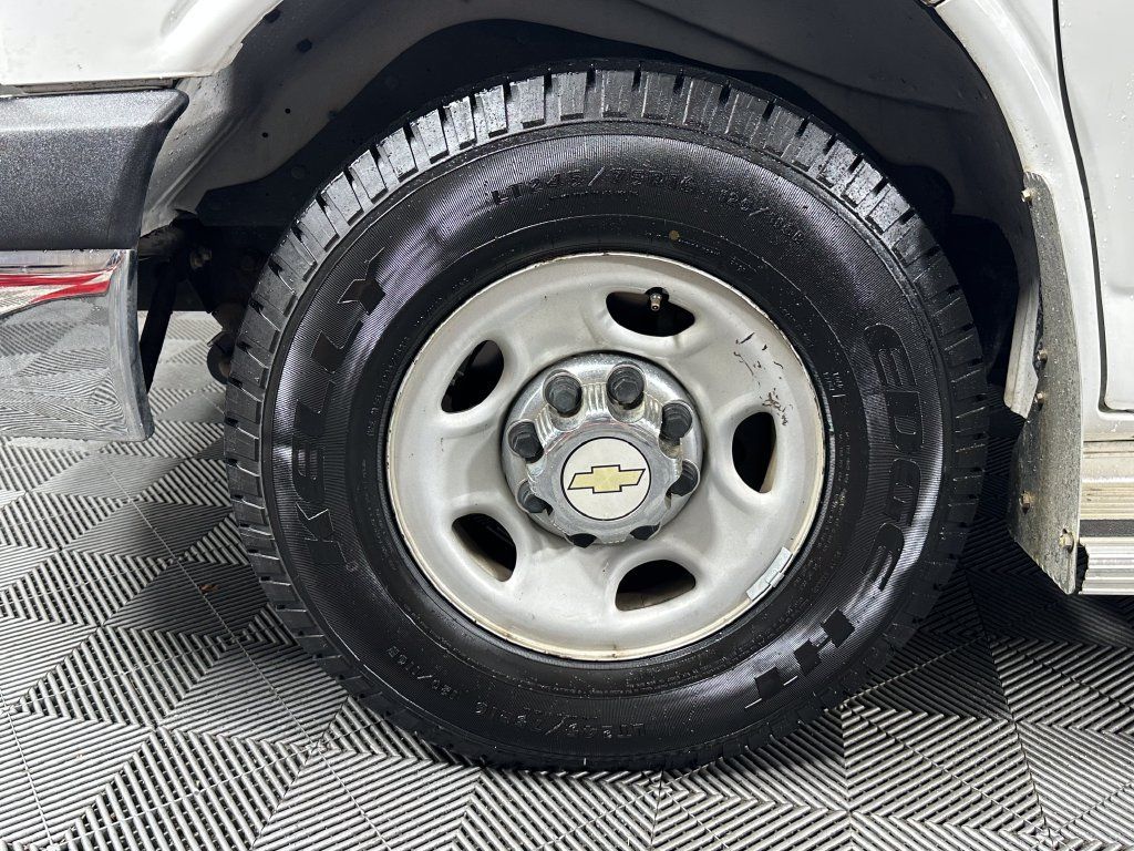 Used 2015 Chevrolet Express 3500 LT w/ LT Preferred Equipment Group RWD image 13