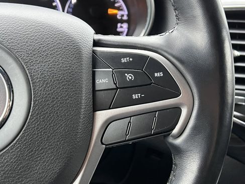 Used 2022 Jeep Grand Cherokee Laredo X image 20