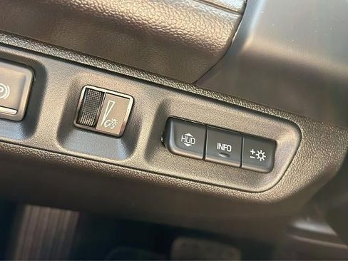 Used 2023 GMC Acadia Denali AWD/4WD image 33