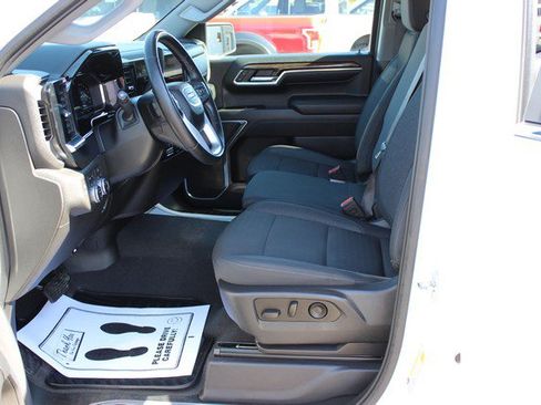 Used 2023 GMC Sierra 1500 SLE w/ X31 Off-Road Package AWD/4WD image 8