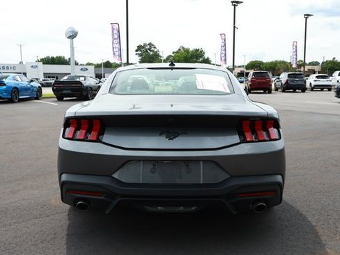 Used 2024 Ford Mustang Coupe RWD image 7
