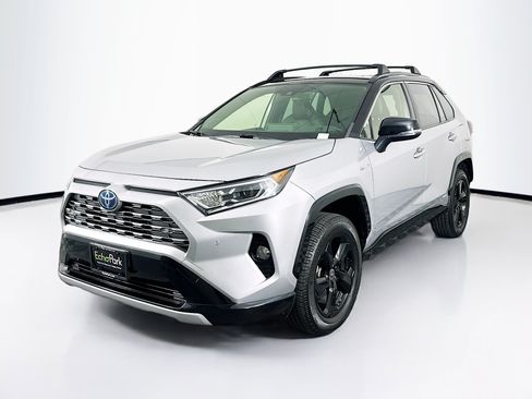 Used 2021 Toyota RAV4 XSE AWD/4WD image 3