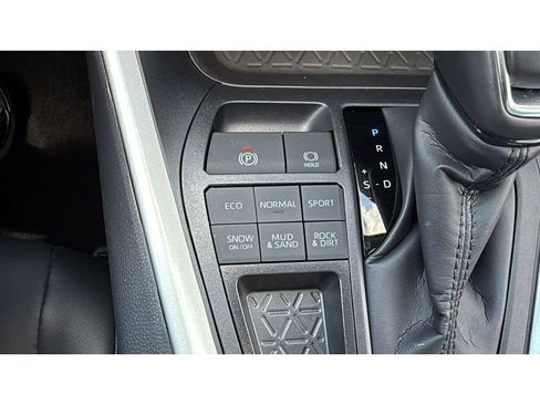 Used 2025 Toyota RAV4 XLE Premium w/ Weather Package AWD/4WD image 25