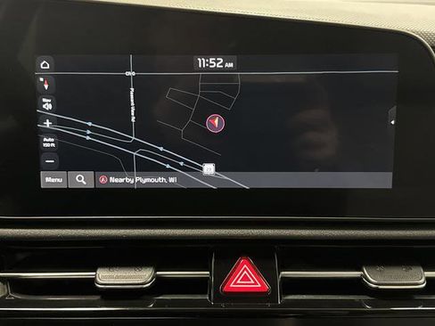 Used 2023 Kia Niro EX image 9