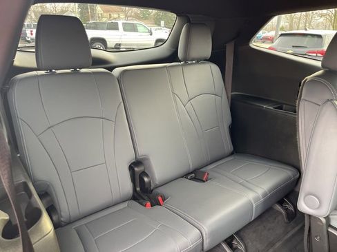 Used 2023 Buick Enclave Essence w/ Sport Touring Edition image 37