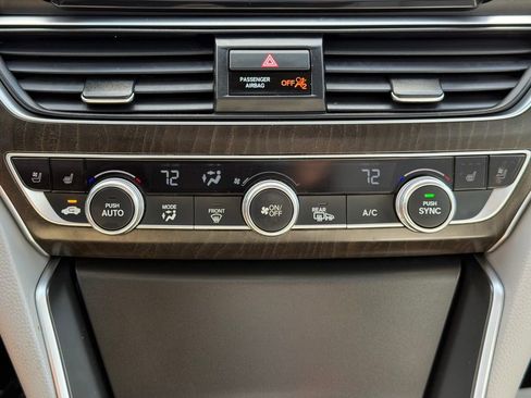 Used 2019 Honda Accord Touring image 16