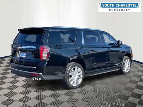 Used 2023 Chevrolet Suburban High Country w/ Advanced Technology Package image 6