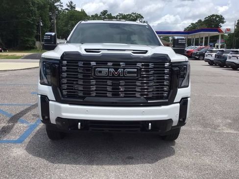 Used 2025 GMC Sierra 3500 Denali Ultimate AWD/4WD image 8