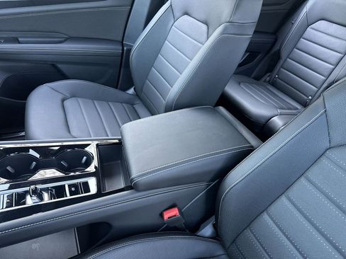 New 2025 Volkswagen Atlas Cross Sport SEL R-Line image 21