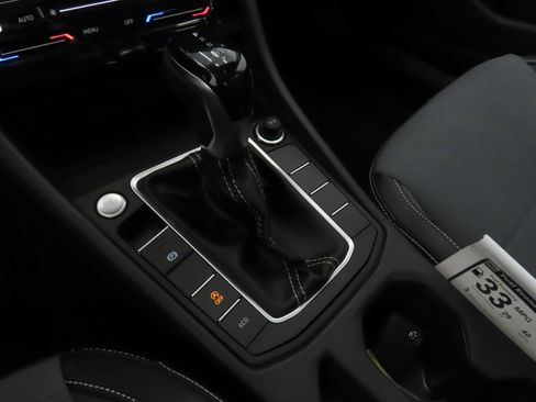 New 2026 Volkswagen Jetta SE FWD image 16