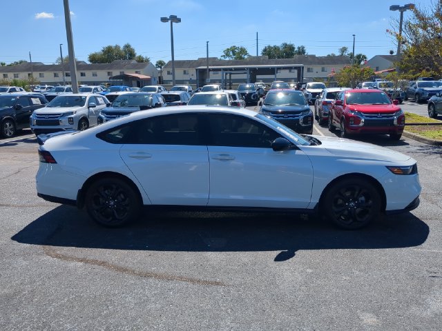Used 2025 Honda Accord SE image 4
