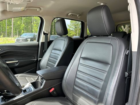 Used 2019 Ford Escape SEL AWD/4WD image 16