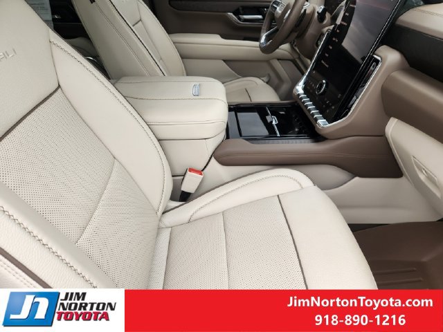 Used 2026 GMC Yukon Denali AWD/4WD image 15