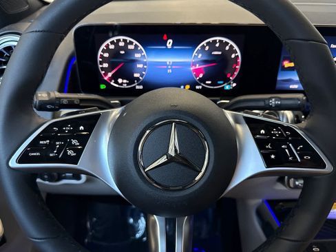 New 2026 Mercedes-Benz GLB 250 image 22