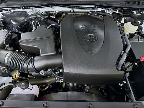 Certified 2023 Toyota Tacoma SR5 image 33