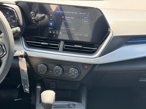 New 2026 Chevrolet Trax LS w/ LS Convenience Package FWD image 8