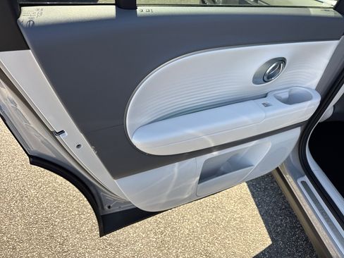 New 2026 Hyundai Ioniq 9 SEL w/ Tow & Go Package AWD/4WD image 13