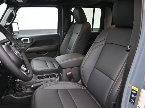 New 2026 Jeep Gladiator Sport AWD/4WD image 19