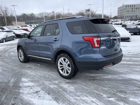 Used 2019 Ford Explorer XLT w/ Equipment Group 202A AWD/4WD image 3