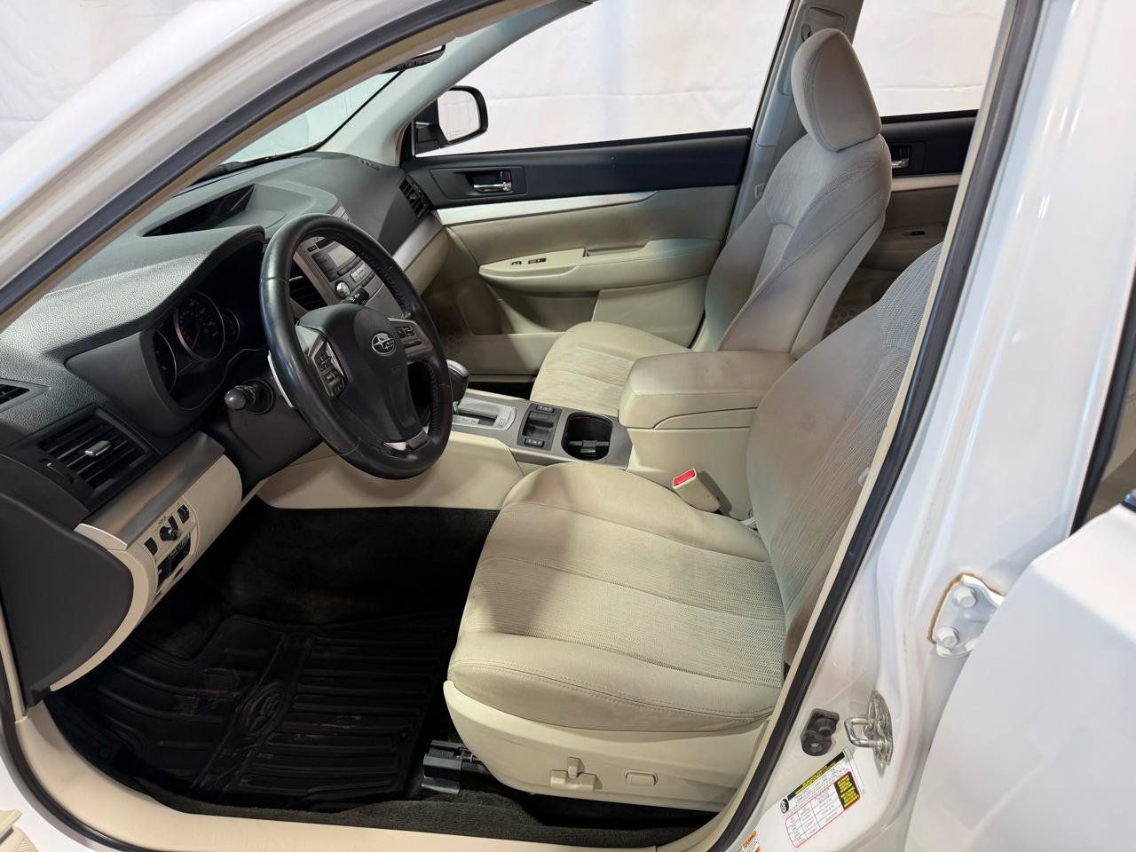 Used 2013 Subaru Outback 2.5i Premium w/ All-Weather Pkg AWD/4WD image 23