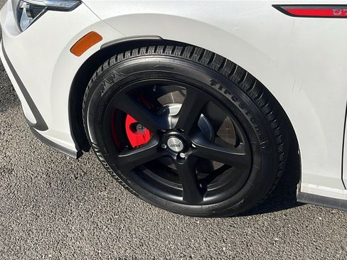 Used 2024 Volkswagen GTI SE image 9